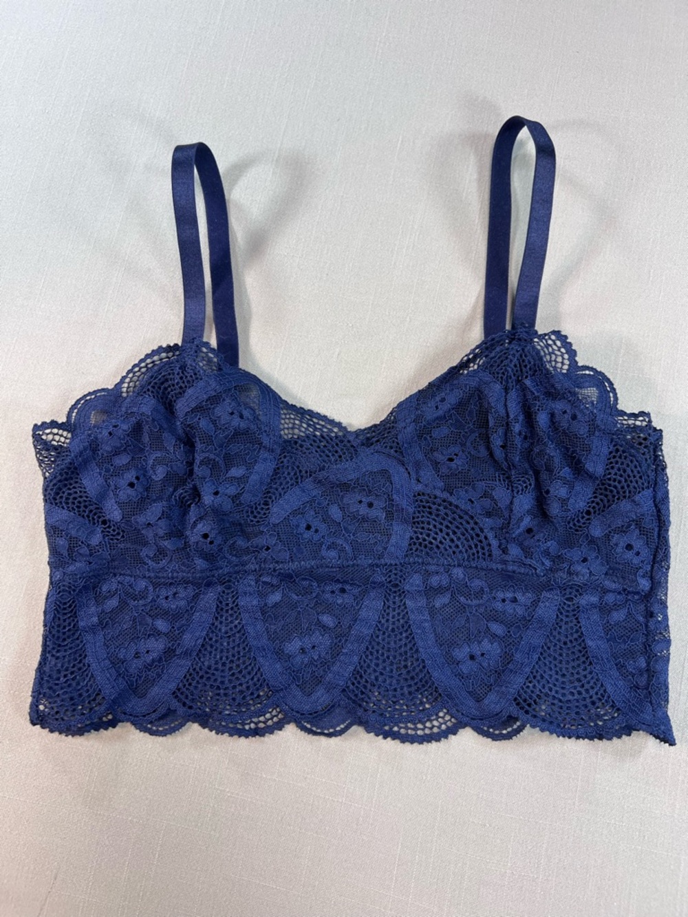 Carly Jean Los Angeles Sydney Lace Cami Bralette One Size Navy Blue Floral Lace